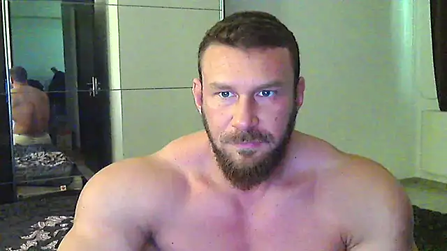 muscularkevin online show from April 1, 1:41 pm