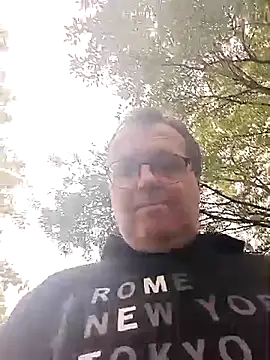 Snapshot of mike9473 chatting on September 22, 11:10 am mike9473 online show from September 22, 11:10 am