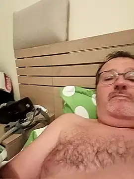 Snapshot of mike9473 chatting on October 4, 9:08 pm mike9473 online show from October 4, 9:08 pm