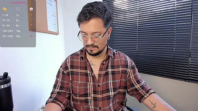 DaviidEvans  online show from December 19, 8:13 pm