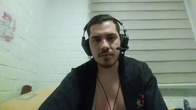 hung weeb online show from November 18, 3:43 am