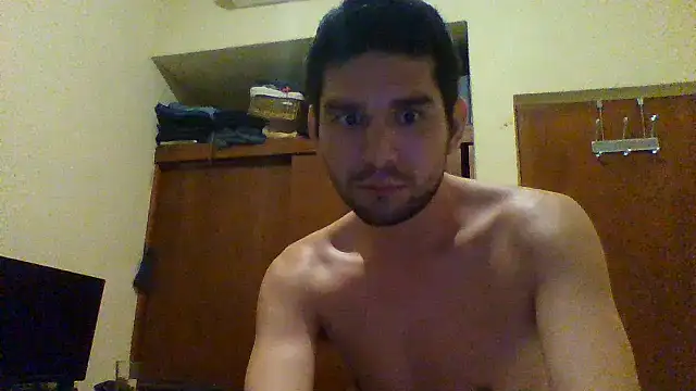 Snapshot of Tomthelong chatting on October 31, 11:57 am Tomthelong online show from October 31, 11:57 am