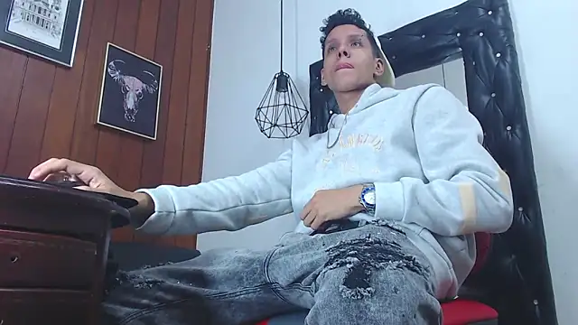 Snapshot of GaboReyes chatting on January 29, 3:01 am GaboReyes online show from January 29, 3:01 am