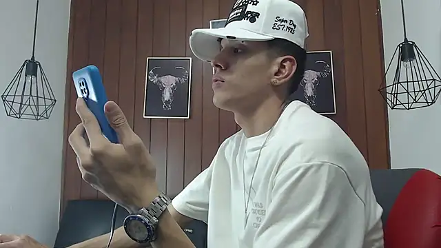 Snapshot of GaboReyes chatting on March 3, 4:34 am GaboReyes online show from March 3, 4:34 am