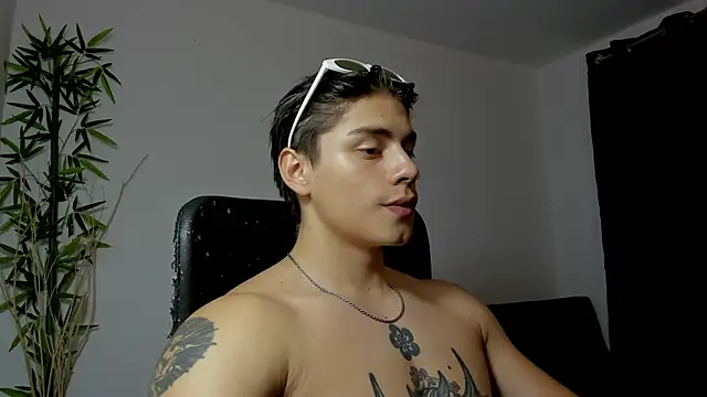 Giordano Russo online show from February 16, 12:00 am