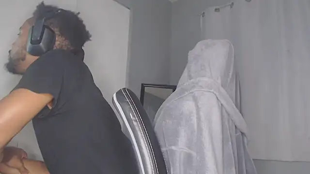 Snapshot of ChrisVacher chatting on December 28, 4:08 am ChrisVacher online show from December 28, 4:08 am