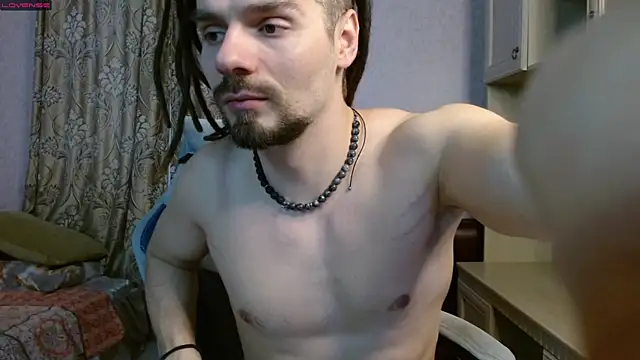 Aestheticguy101 online show from January 6, 11:07 am