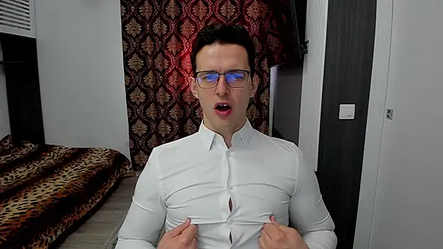 Snapshot of sexxymuscles4u chatting on March 10, 9:01 am sexxymuscles4u online show from March 10, 9:01 am