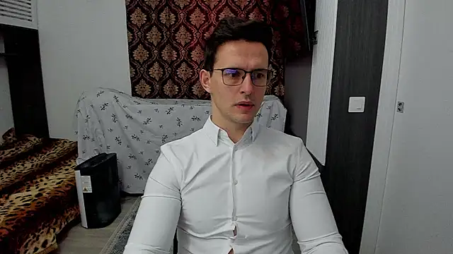 Snapshot of sexxymuscles4u chatting on March 11, 10:07 am sexxymuscles4u online show from March 11, 10:07 am