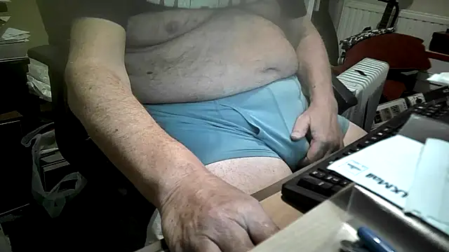 Snapshot of dirtyharry2022 chatting on December 11, 3:11 pm dirtyharry2022 online show from December 11, 3:11 pm