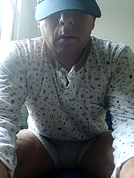 chicoguapo8 online show from March 3, 12:43 pm