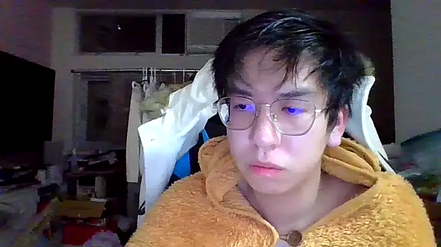 Snapshot of charlie_xdd chatting on January 4, 12:38 pm charlie xdd online show from January 4, 12:38 pm