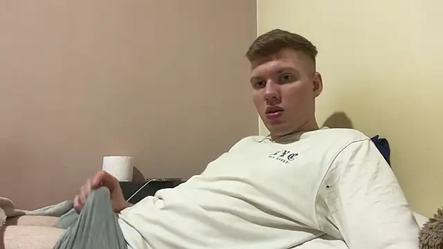 sexybooii6968 online show from December 19, 9:23 pm