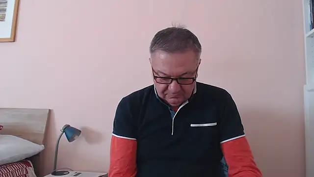 Snapshot of YOU6me chatting on October 24, 8:38 am YOU6me online show from October 24, 8:38 am