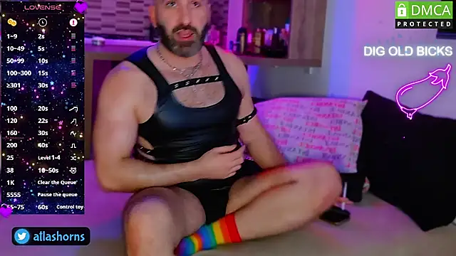 Snapshot of AtlasHorns chatting on December 12, 2:44 pm AtlasHorns online show from December 12, 2:44 pm