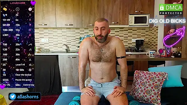 Snapshot of AtlasHorns chatting on December 19, 8:02 am AtlasHorns online show from December 19, 8:02 am