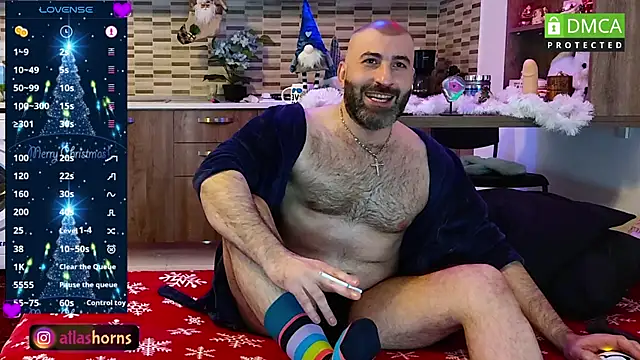 Snapshot of AtlasHorns chatting on January 1, 12:11 am AtlasHorns online show from January 1, 12:11 am