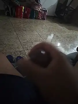 Snapshot of vini4016 chatting on October 10, 8:35 pm vini4016 online show from October 10, 8:35 pm