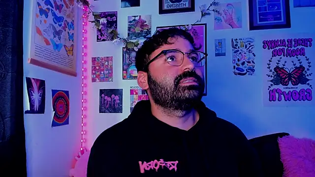 johnnyalx online show from April 15, 9:26 pm