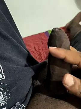 Snapshot of giri1817 chatting on October 25, 8:32 pm giri1817 online show from October 25, 8:32 pm