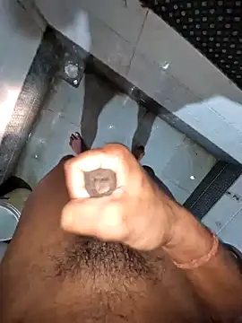 breejs online show from December 17, 2:52 am