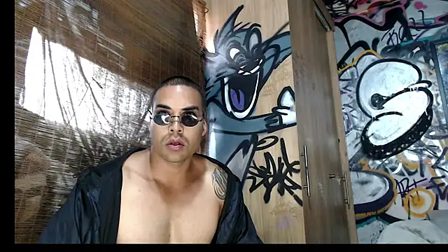 Justin Frank online show from March 6, 8:28 pm