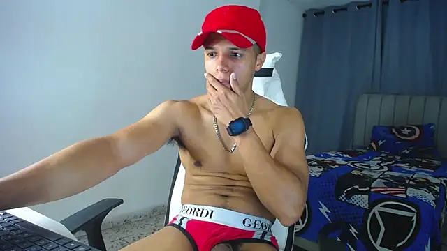 Snapshot of DavidAngell7 chatting on February 4, 4:05 am DavidAngell7 online show from February 4, 4:05 am