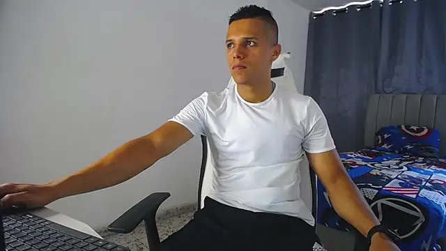 Snapshot of DavidAngell7 chatting on February 22, 7:32 pm DavidAngell7 online show from February 22, 7:32 pm