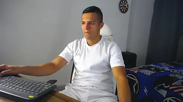 Snapshot of DavidAngell7 chatting on December 9, 2:40 pm DavidAngell7 online show from December 9, 2:40 pm