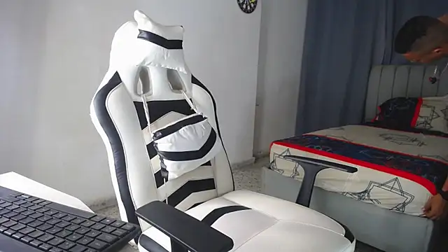 Snapshot of DavidAngell7 chatting on September 24, 6:13 am DavidAngell7 online show from September 24, 6:13 am