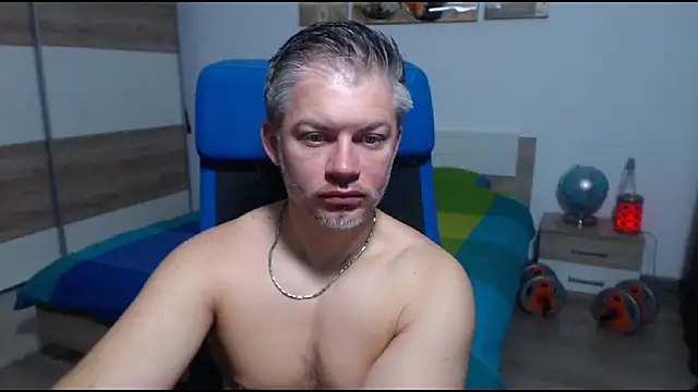 Snapshot of RobbyShawz chatting on October 25, 5:31 am RobbyShawz online show from October 25, 5:31 am