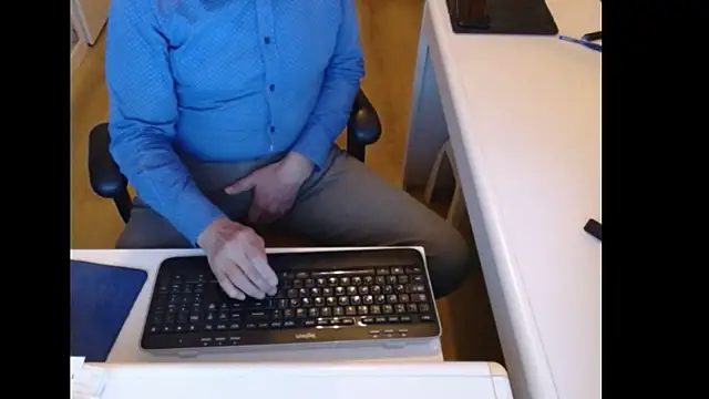 dutchpornking online show from November 28, 5:04 pm