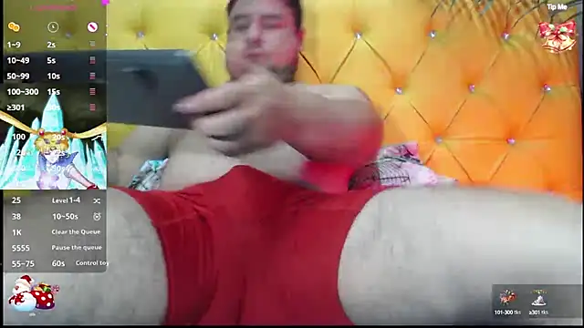 Snapshot of oso_dirty_ chatting on December 11, 5:54 pm oso dirty  online show from December 11, 5:54 pm