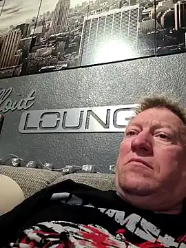 tomtom111111 online show from February 22, 10:37 pm