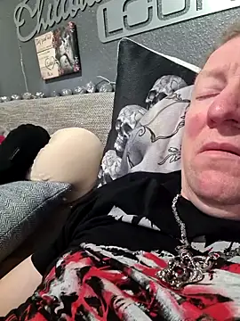 tomtom111111 online show from February 28, 11:34 pm