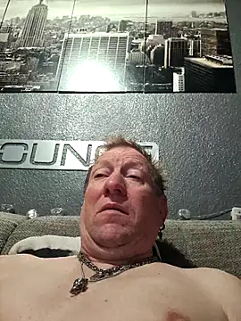 tomtom111111 online show from March 20, 10:02 pm