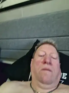 tomtom111111 online show from January 19, 12:17 pm