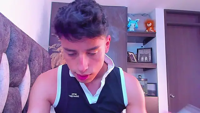 I Gabriel online show from December 7, 8:38 pm