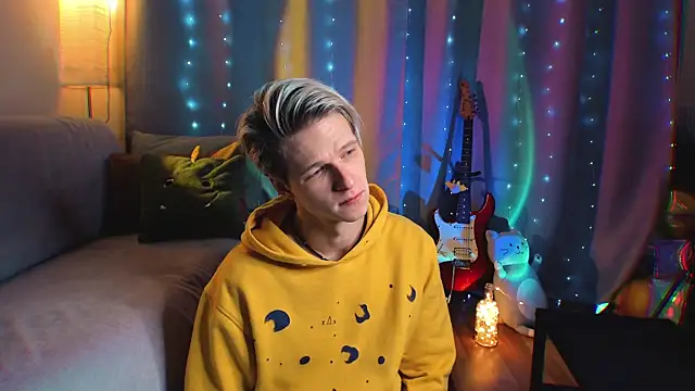 Breston Sweet online show from February 3, 5:38 am