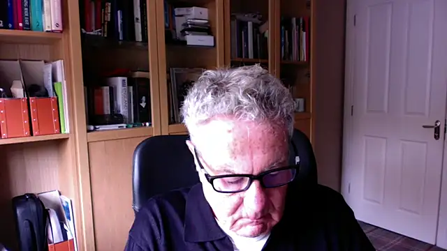 Snapshot of Oldpistolpete chatting on October 2, 9:13 am Oldpistolpete online show from October 2, 9:13 am