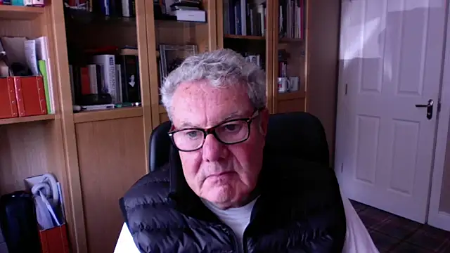 Snapshot of Oldpistolpete chatting on October 6, 1:05 pm Oldpistolpete online show from October 6, 1:05 pm