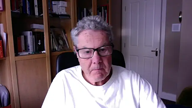 Snapshot of Oldpistolpete chatting on March 3, 9:39 am Oldpistolpete online show from March 3, 9:39 am