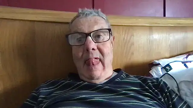 Snapshot of Oldpistolpete chatting on March 13, 9:32 am Oldpistolpete online show from March 13, 9:32 am