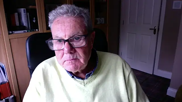 Snapshot of Oldpistolpete chatting on September 10, 2:16 pm Oldpistolpete online show from September 10, 2:16 pm