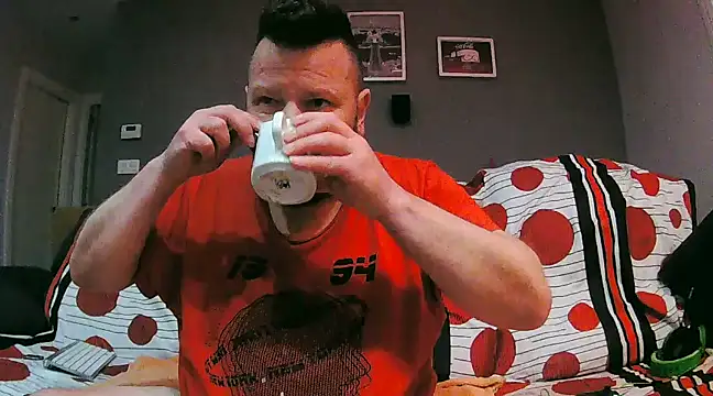 Snapshot of txan9876 chatting on March 3, 4:01 am txan9876 online show from March 3, 4:01 am