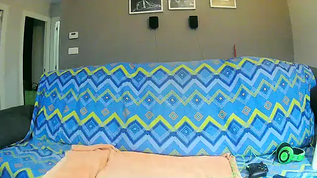 Snapshot of txan9876 chatting on October 1, 3:54 am txan9876 online show from October 1, 3:54 am