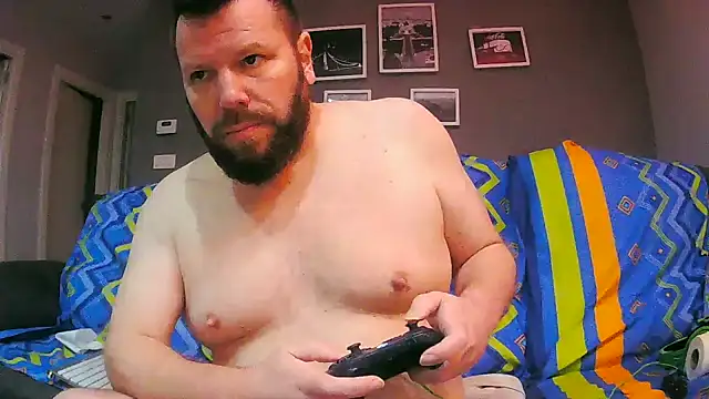 Snapshot of txan9876 chatting on December 4, 7:28 am txan9876 online show from December 4, 7:28 am