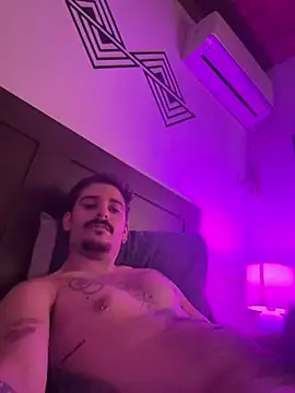 mrtnivnn online show from March 10, 4:46 pm