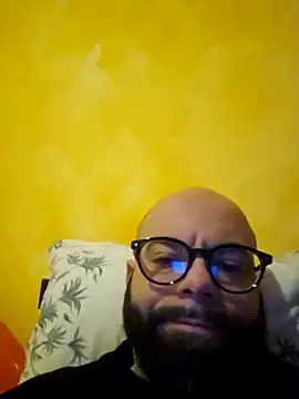 Snapshot of Dolceporco19 chatting on February 22, 9:45 am Dolceporco19 online show from February 22, 9:45 am