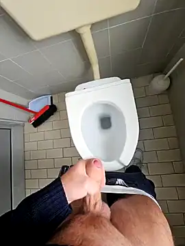 Snapshot of Dolceporco19 chatting on December 18, 9:04 am Dolceporco19 online show from December 18, 9:04 am